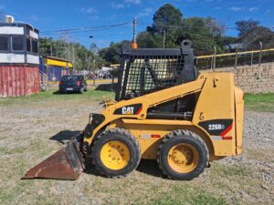 Minicarregadeira Caterpillar 226 B3 - 8503h - 2012