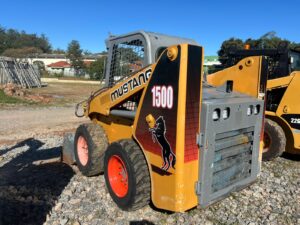 Minicarregadeira Mustang 1500R - 2015