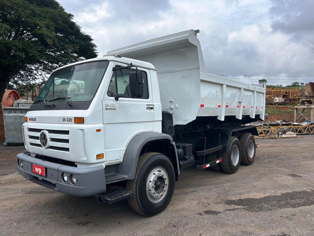 Basculante 6X4 (7)