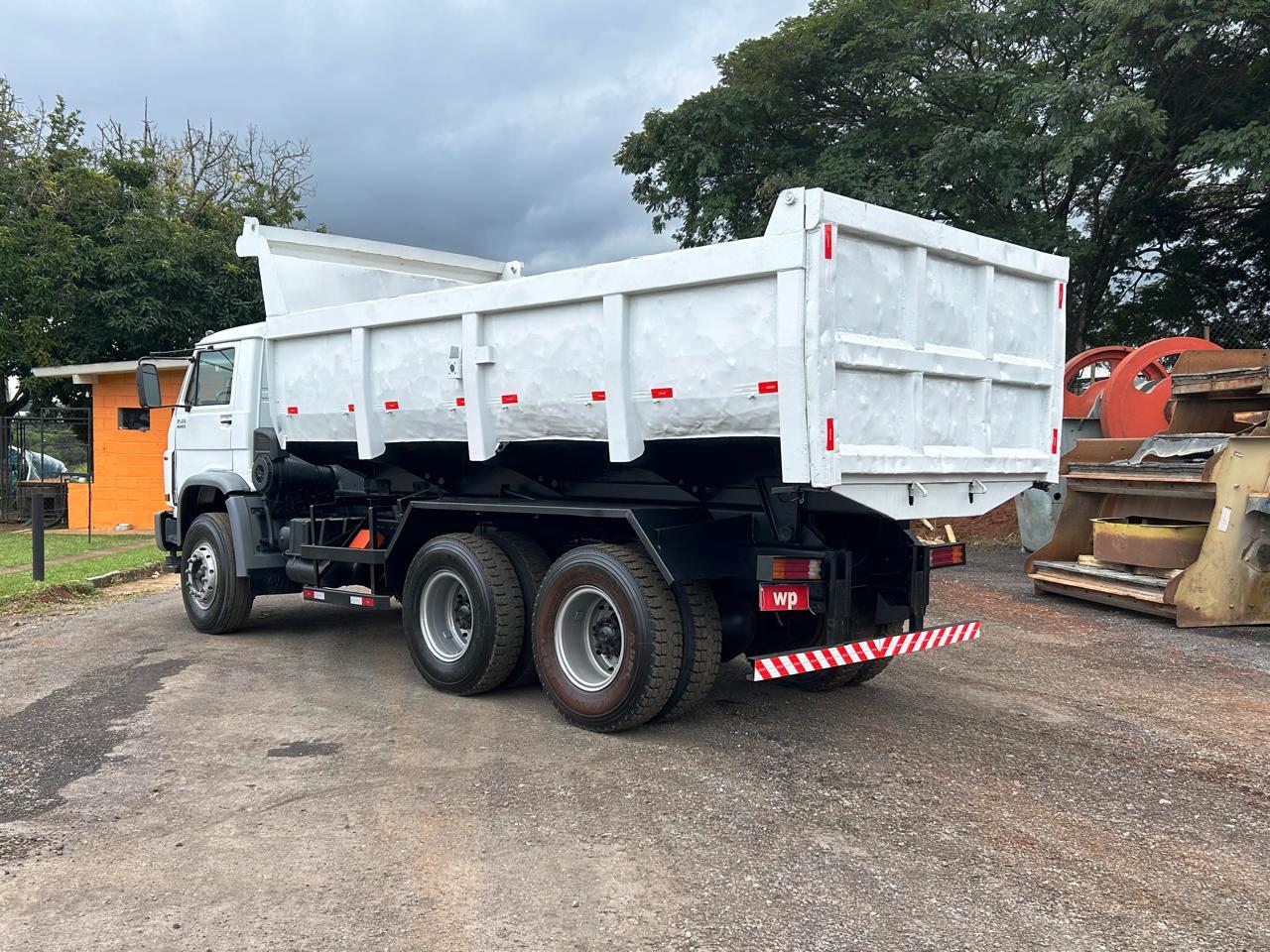 Basculante 6X4 (8)