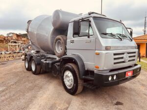 Caminhão Betoneira VW 26.260 6X4  - 2011