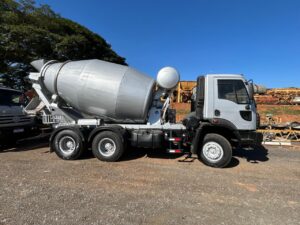 Caminhão Betoneira Ford Cargo 2628 6X4  - 2011