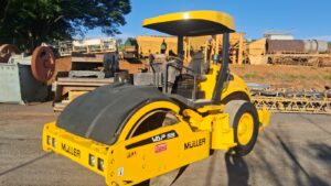 Rolo Compactador Vibratorio Muller VAP 55A - 2014