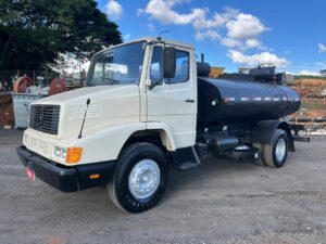 Caminhão Espargidor MB L1214 4X2  - 1991