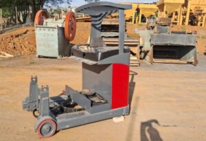 Empilhadeira Retratil 1,7 Ton Linde R17 - 2010