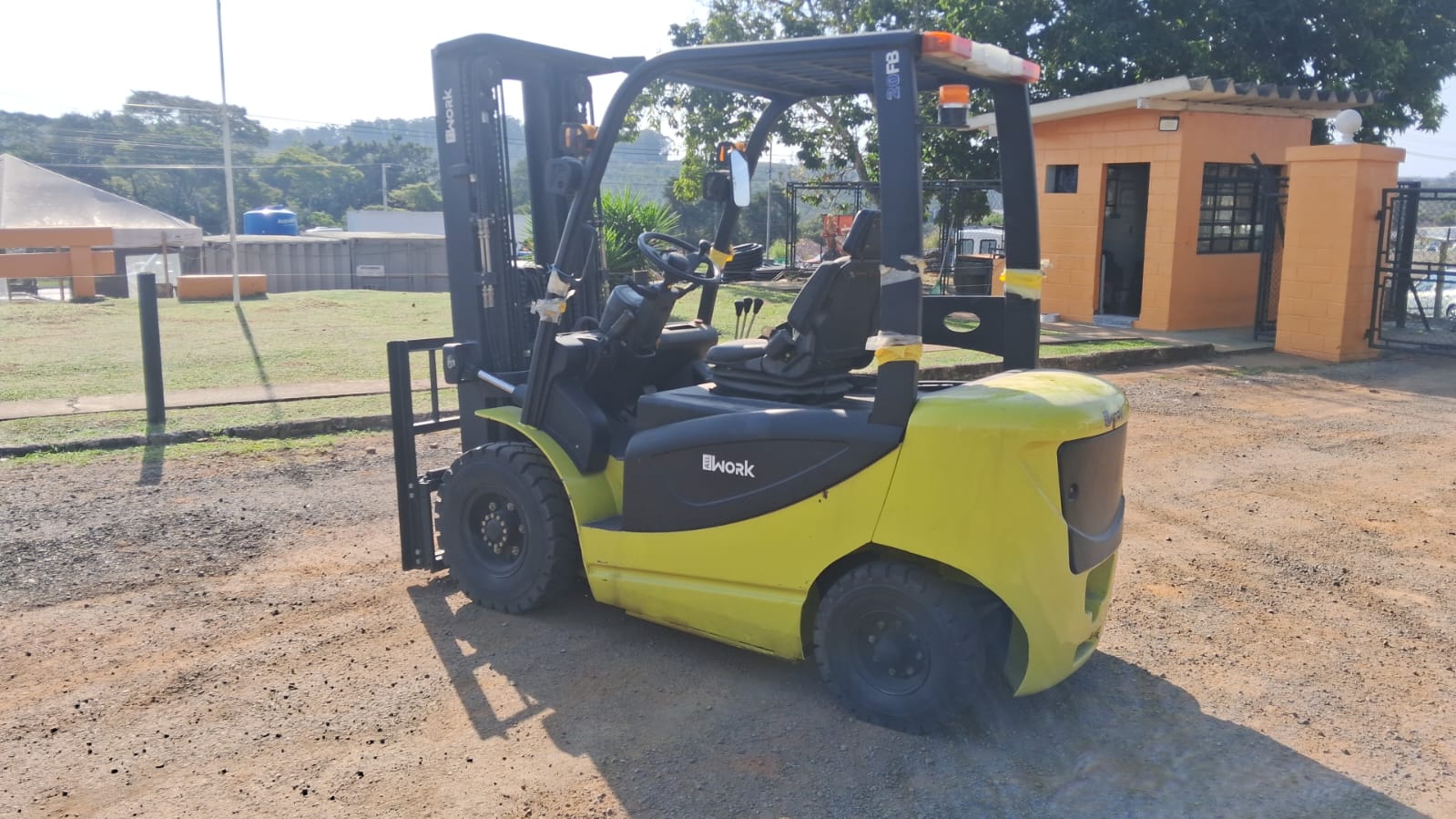 Empilhadeira AW FB20_1502049 (5)