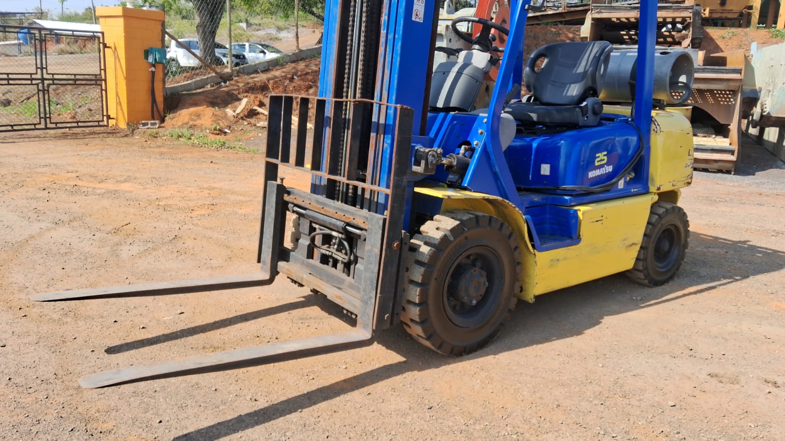 Empilhadeira FG25T (10)