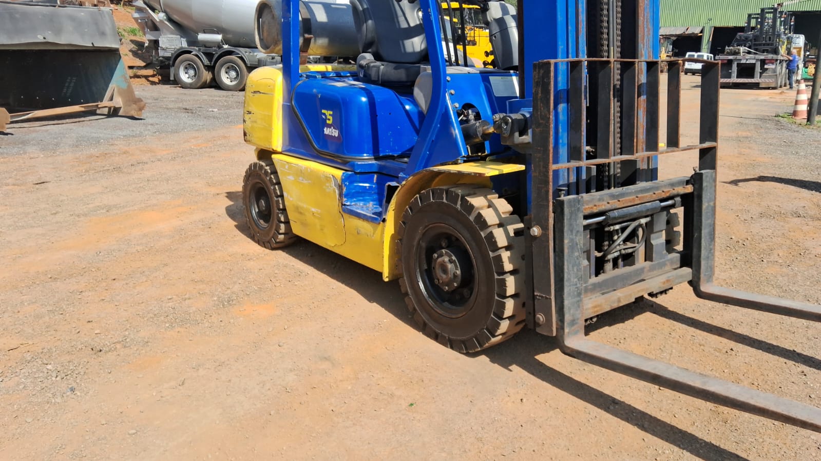 Empilhadeira FG25T (11)