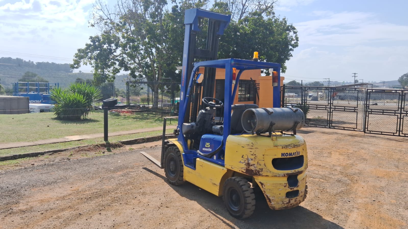 Empilhadeira FG25T (7)