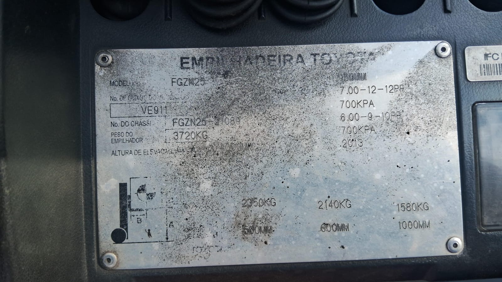 Empiolhadeira Toyota 25 (8)