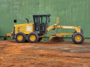 Motoniveladora Komatsu GD 555 - 7.500h - 2010