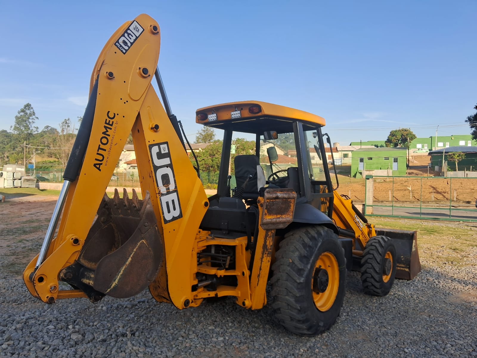 Retroescavadeira JCB (1)