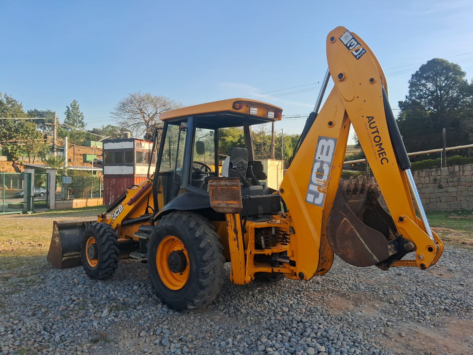 Retroescavadeira JCB (2)
