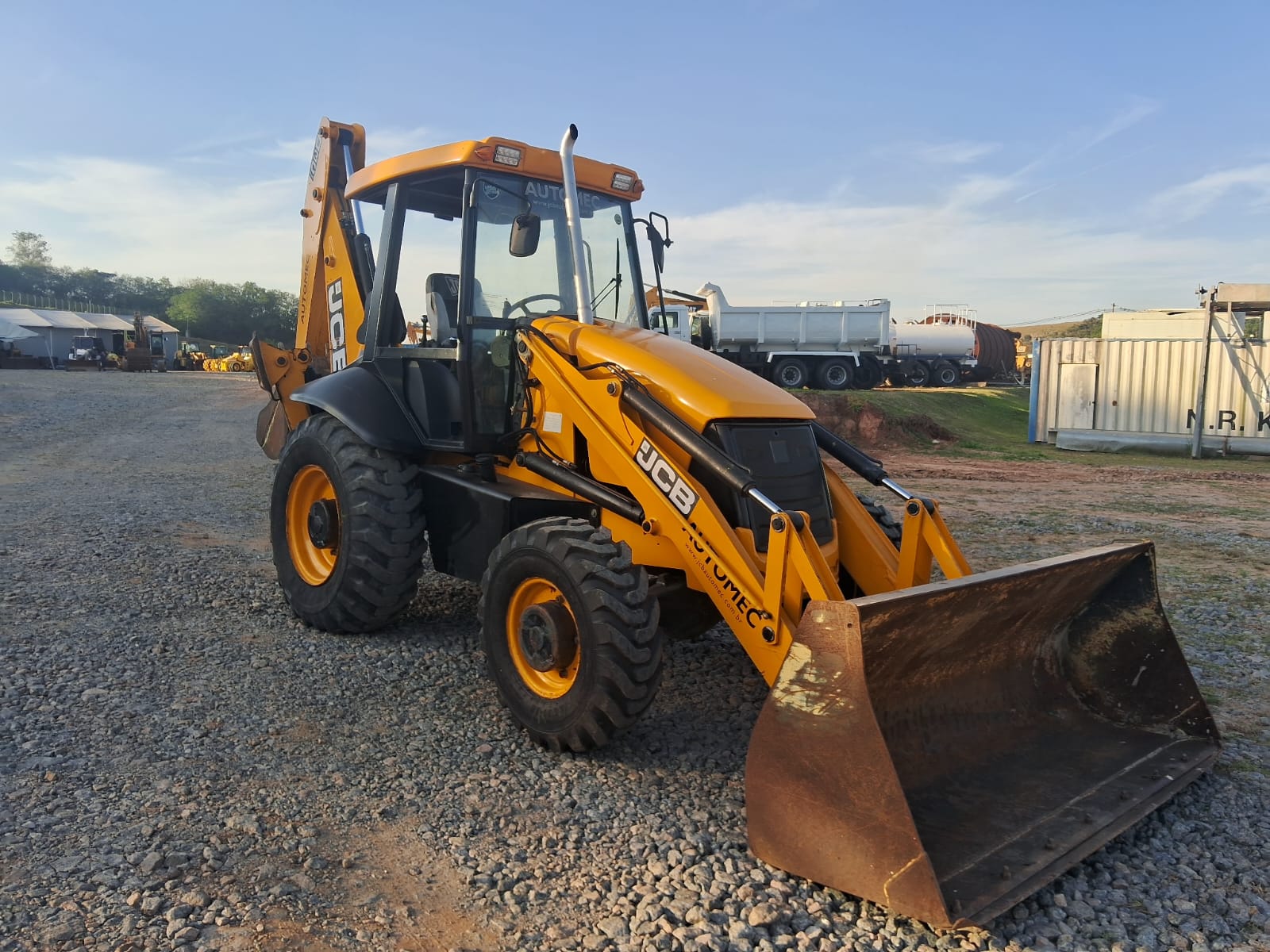 Retroescavadeira JCB (7)