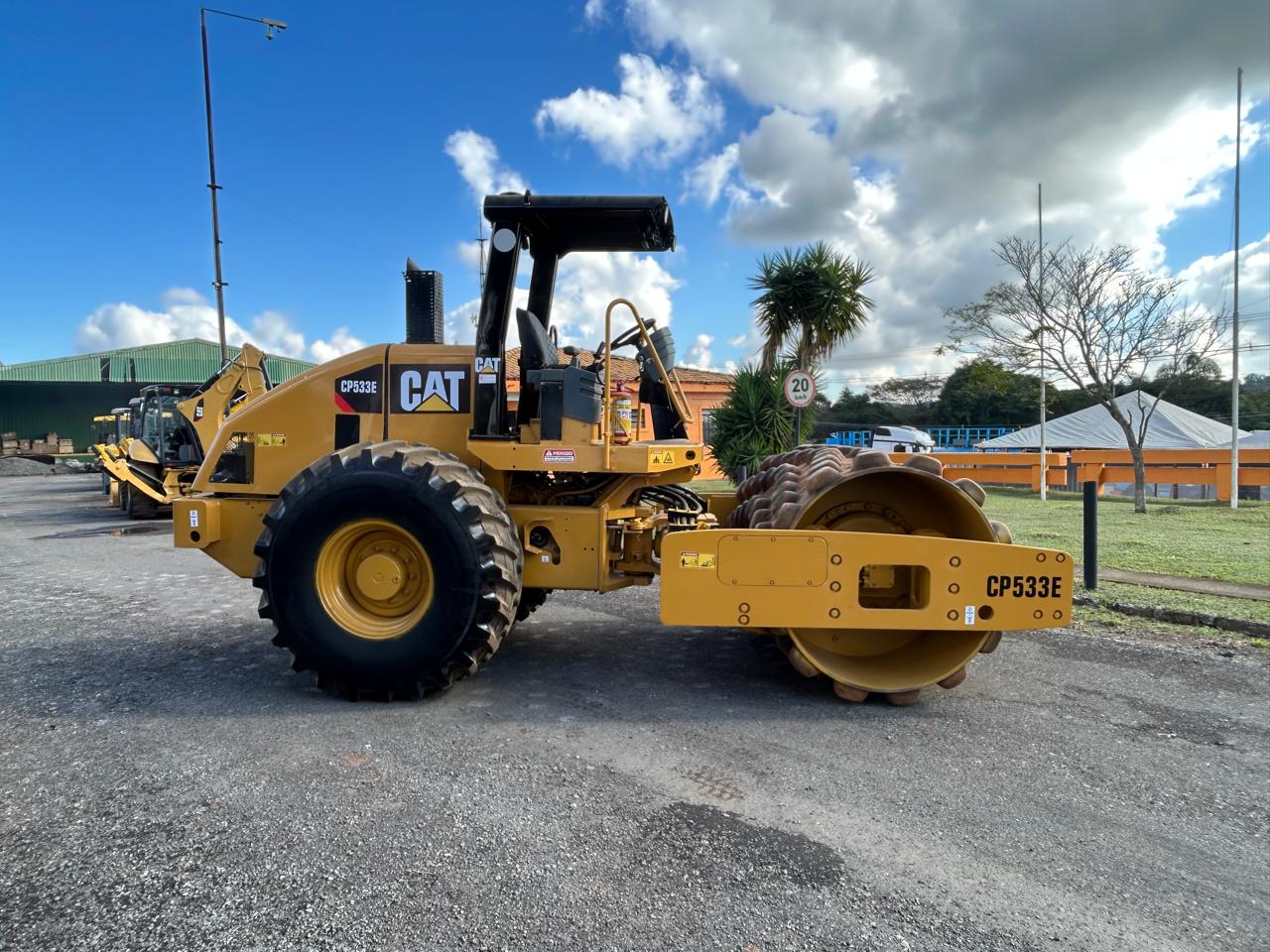 Rolo Caterpillar CP533 (5)